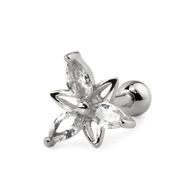 Piercing all'orecchio con doppio triangolo di fiori