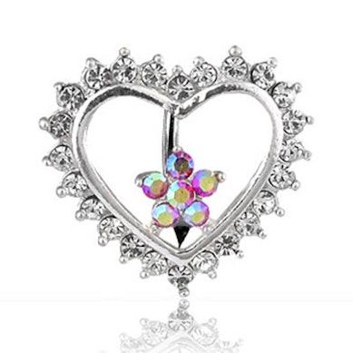 Piercing all'ombelico inverso con cuore e fiore