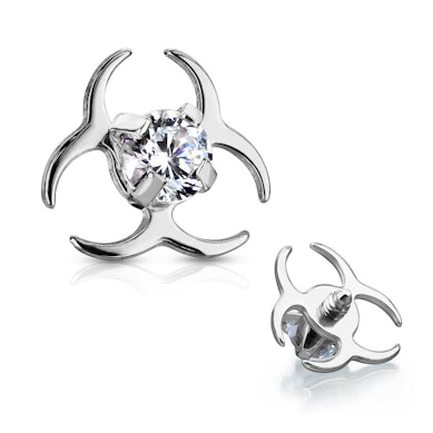Dermal con simbolo biohazard e pietra trasparente