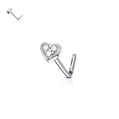 Piercing al naso con cuore e tre pietre
