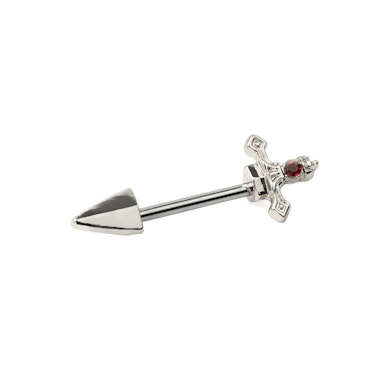 Piercing al capezzolo a forma di pugnale
