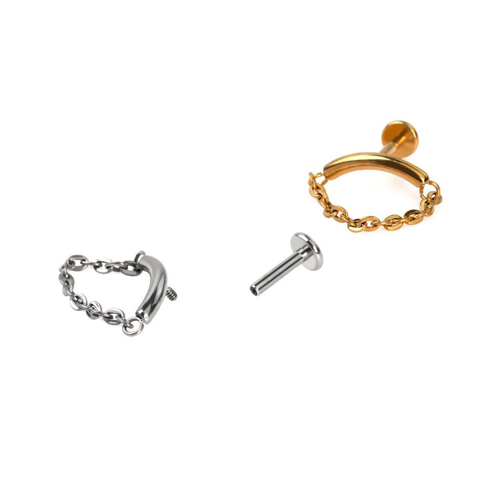 Labret con barra curva in titanio e catena