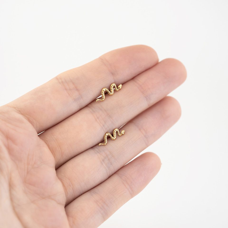 Labret push-in in titanio con serpente