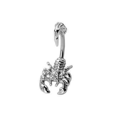 Piercing all'ombelico con scorpione