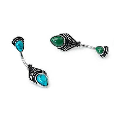 Piercing all'ombelico con antico disegno in filigrana e pietra a forma di goccia