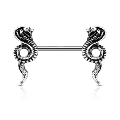 Piercing al capezzolo con cobra