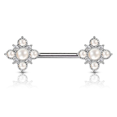Piercing al petto con pietra a forma di fiore