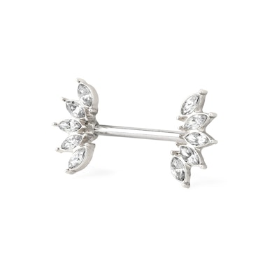 Piercing al capezzolo con ventaglio di pietre
