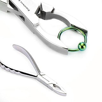 Pinza per chiudere anelli