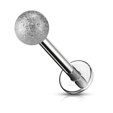 Labret con look diamante.