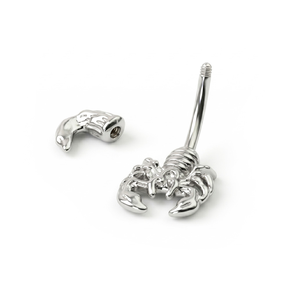 Piercing all'ombelico con scorpione