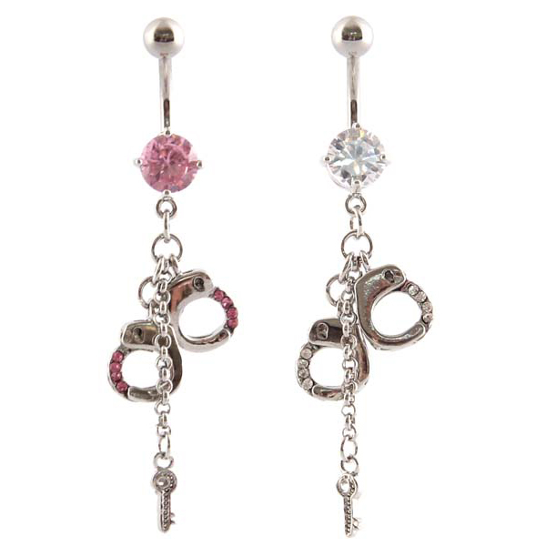 Piercing per l'ombelico con pendente a forma di manette