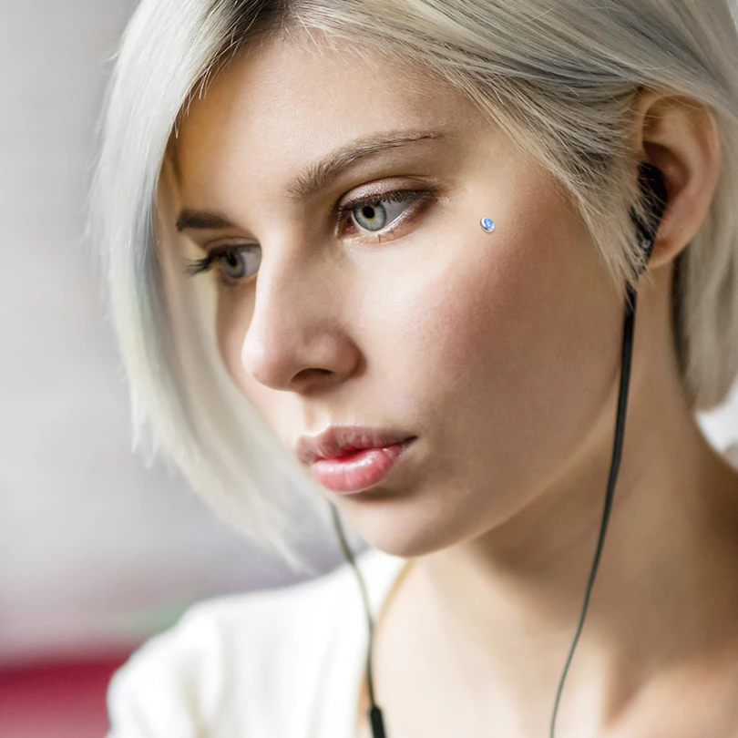 Dermal piatto con pietra di opale
