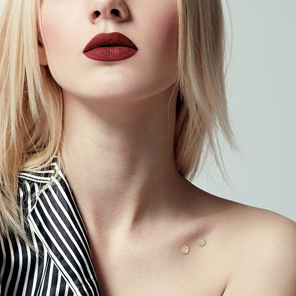 Dermal in oro 14 carati con decorazione a fiore