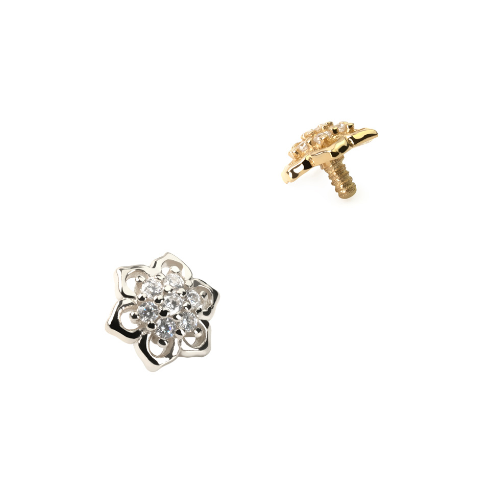 Dermal in oro 14 carati a forma di fiore con sette pietre