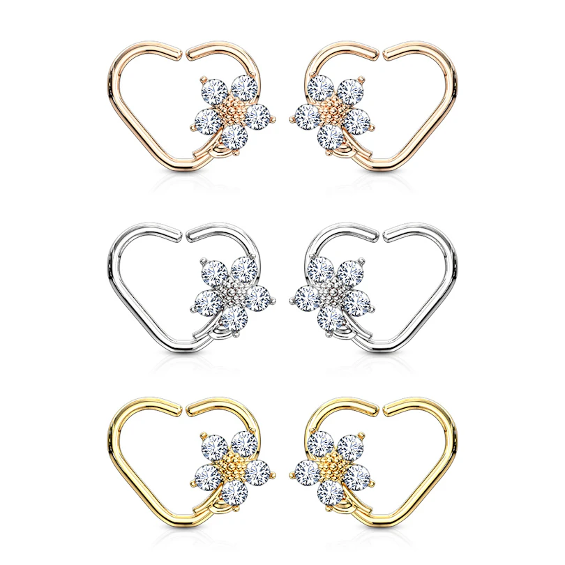 Piercing per l'orecchio a forma di cuore con fiore
