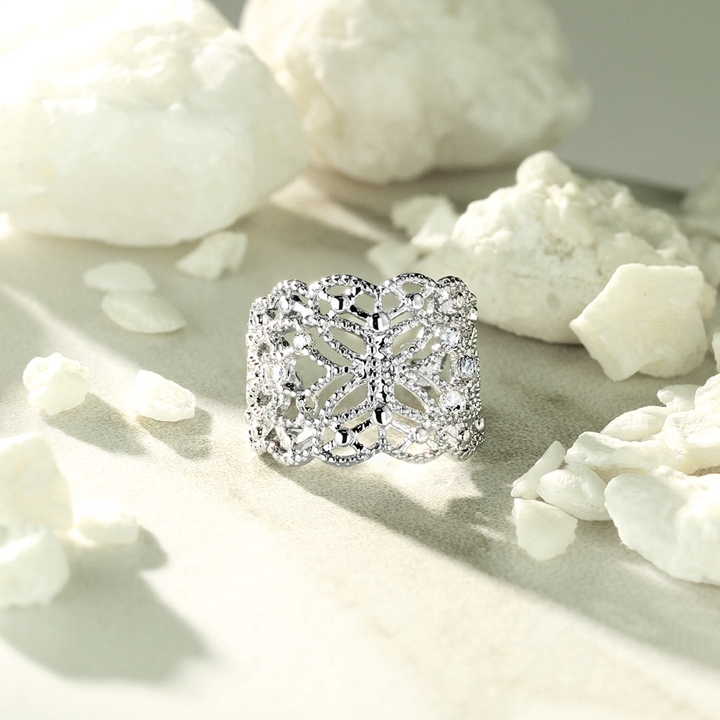 Earcuff con filigrana a farfalla