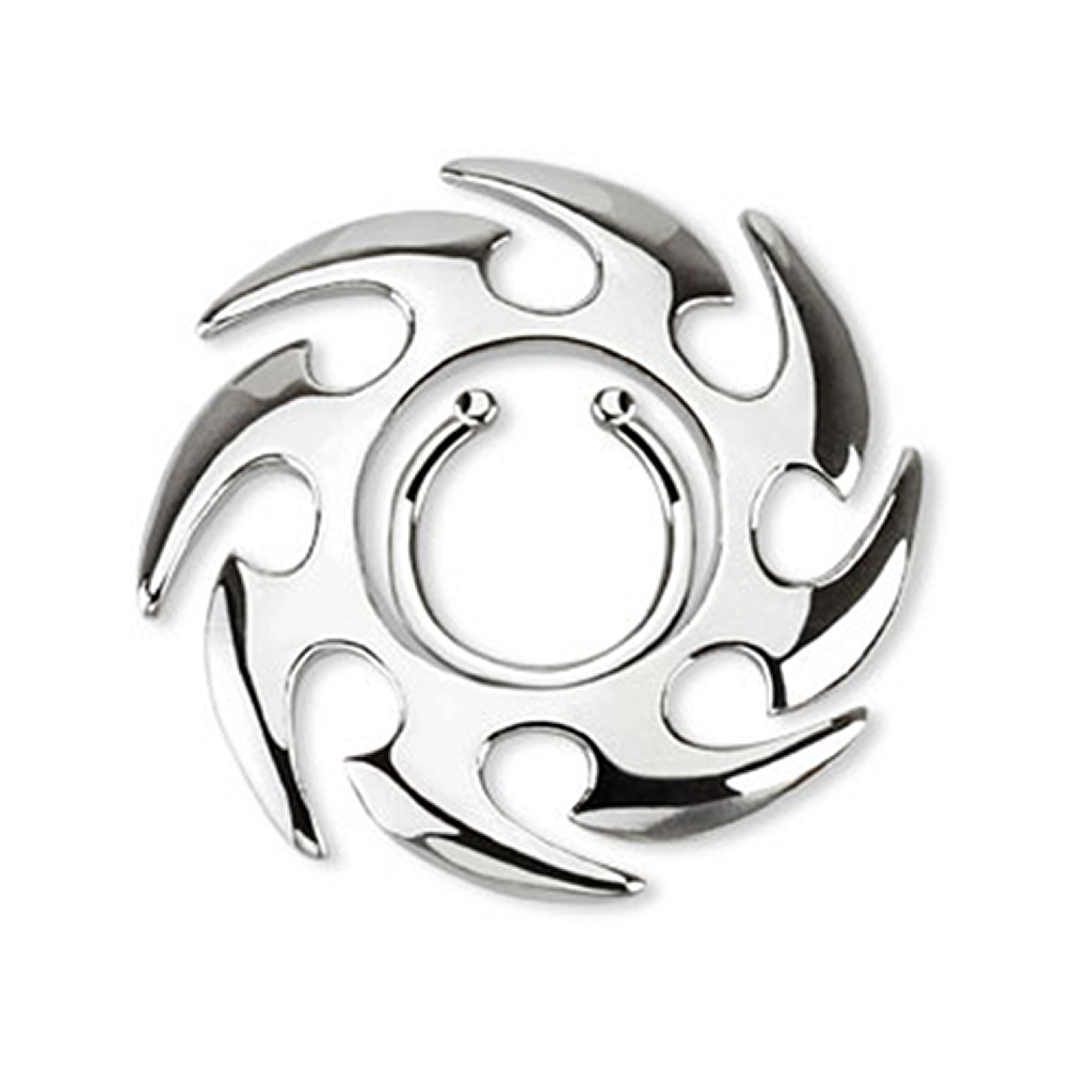 Finto piercing al capezzolo con sole tribale