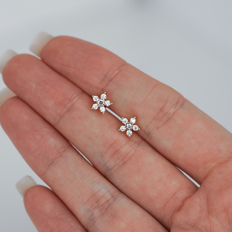 Labret con pietra a forma di fiore e filettatura interna