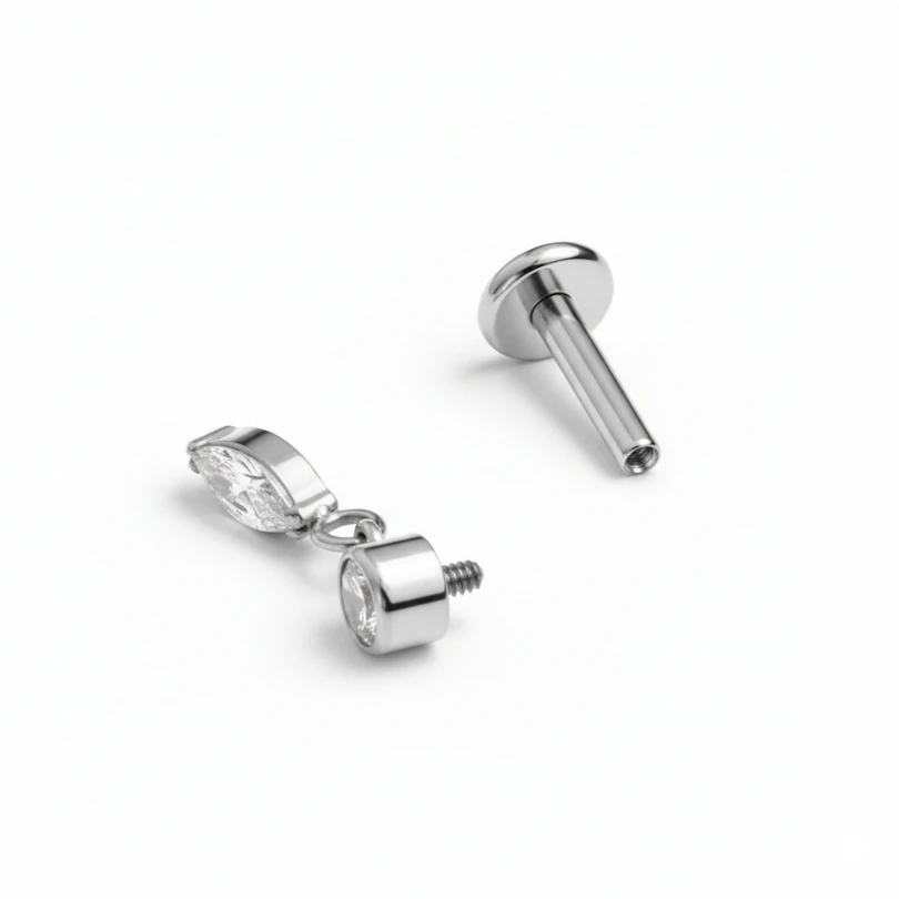Labret in titanio con pietra pendente a taglio marquise
