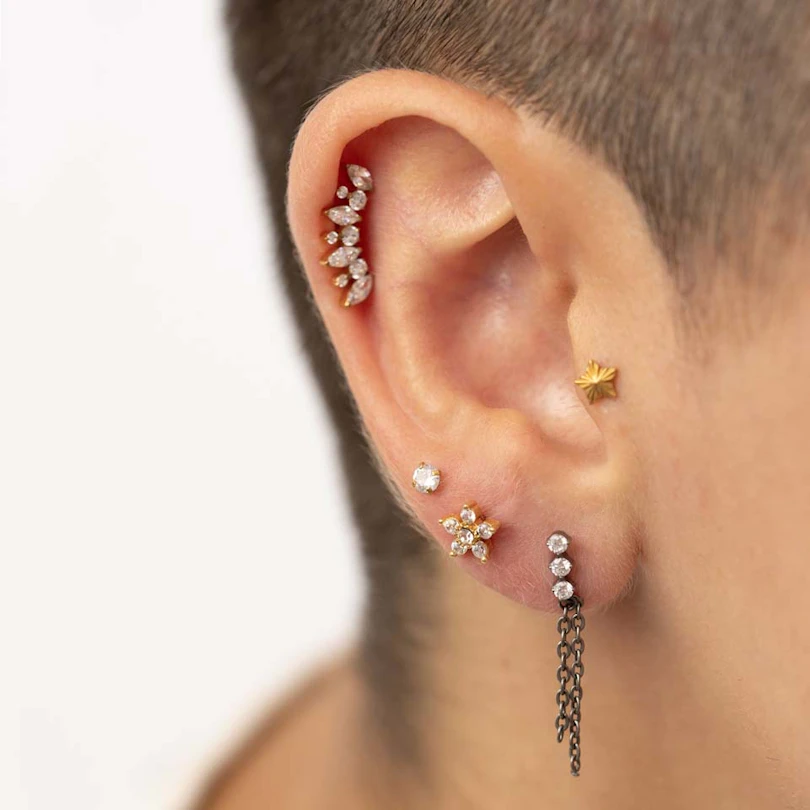 Labret in titanio con trio di pietre e doppia catenella pendente