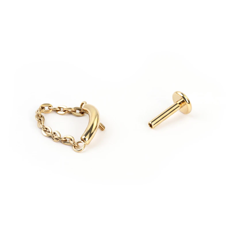 Labret con barra curva in titanio e catena