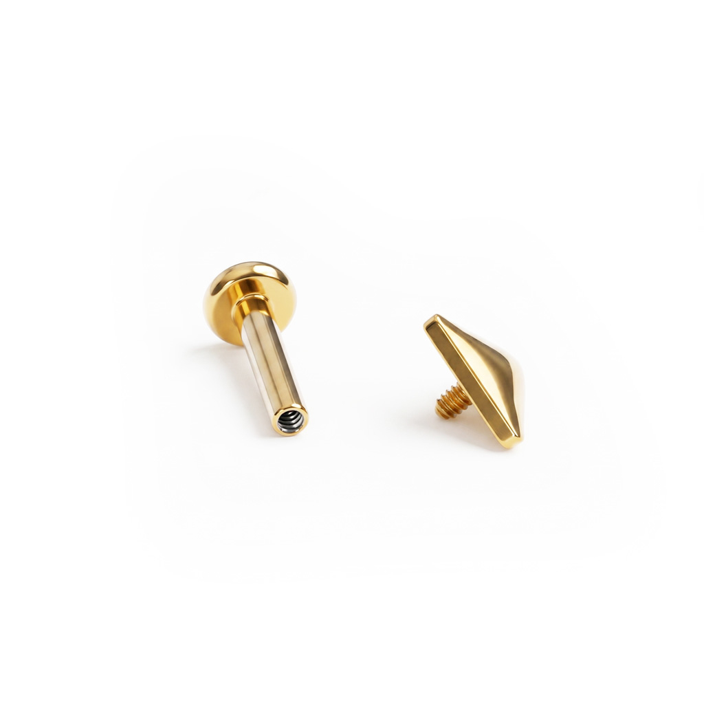 Labret in titanio con top a triangolo e filettatura interna