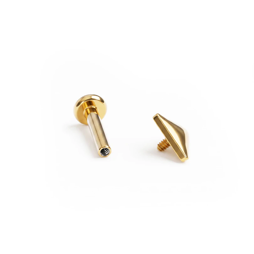 Labret in titanio con top a triangolo e filettatura interna