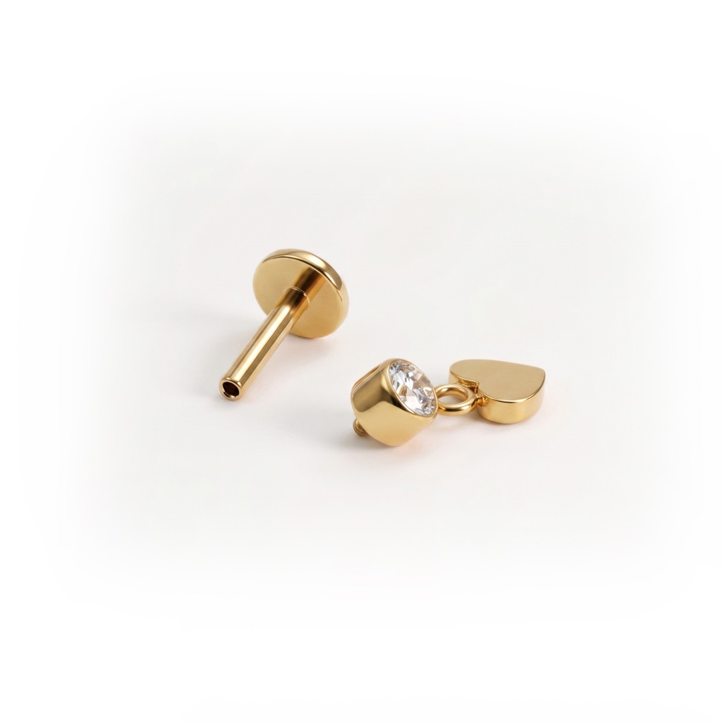 Labret in titanio con ciondolo a cuore