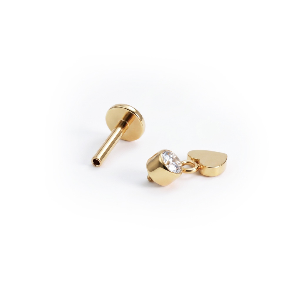 Labret in titanio con ciondolo a cuore