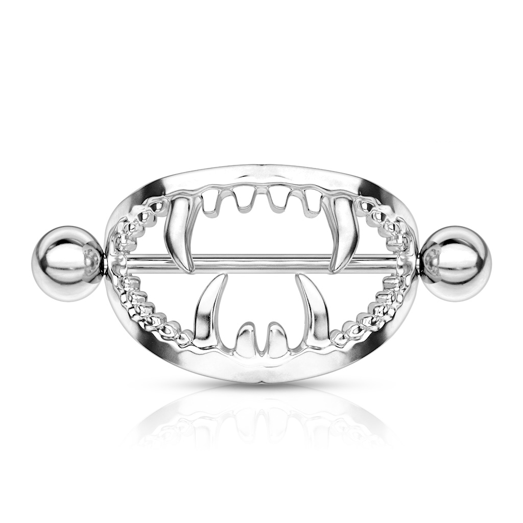 Piercing al capezzolo con bocca e zanne