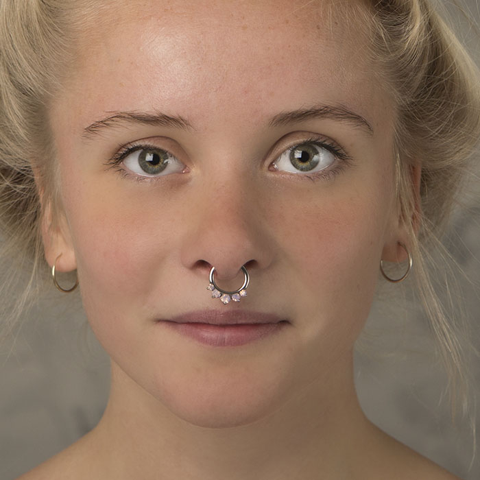 Septum clicker con pietra opale grande