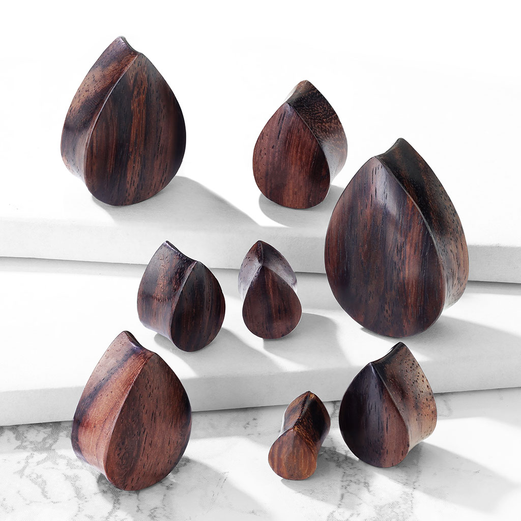 Plug di legno a forma di goccia