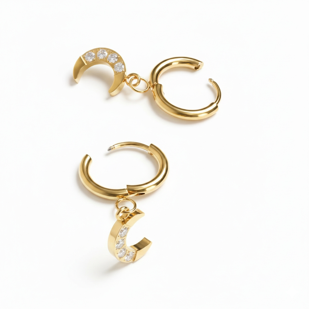 Paio di cerchi con pendenti a luna