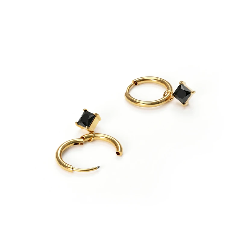 Paio di hoop con charm con gemma quadrata