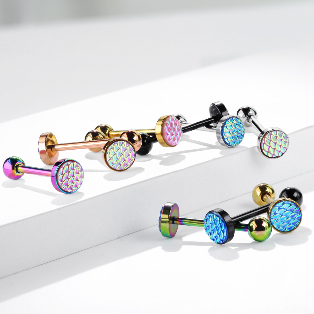 Piercing alla lingua con sfumature che cambiano tonalità