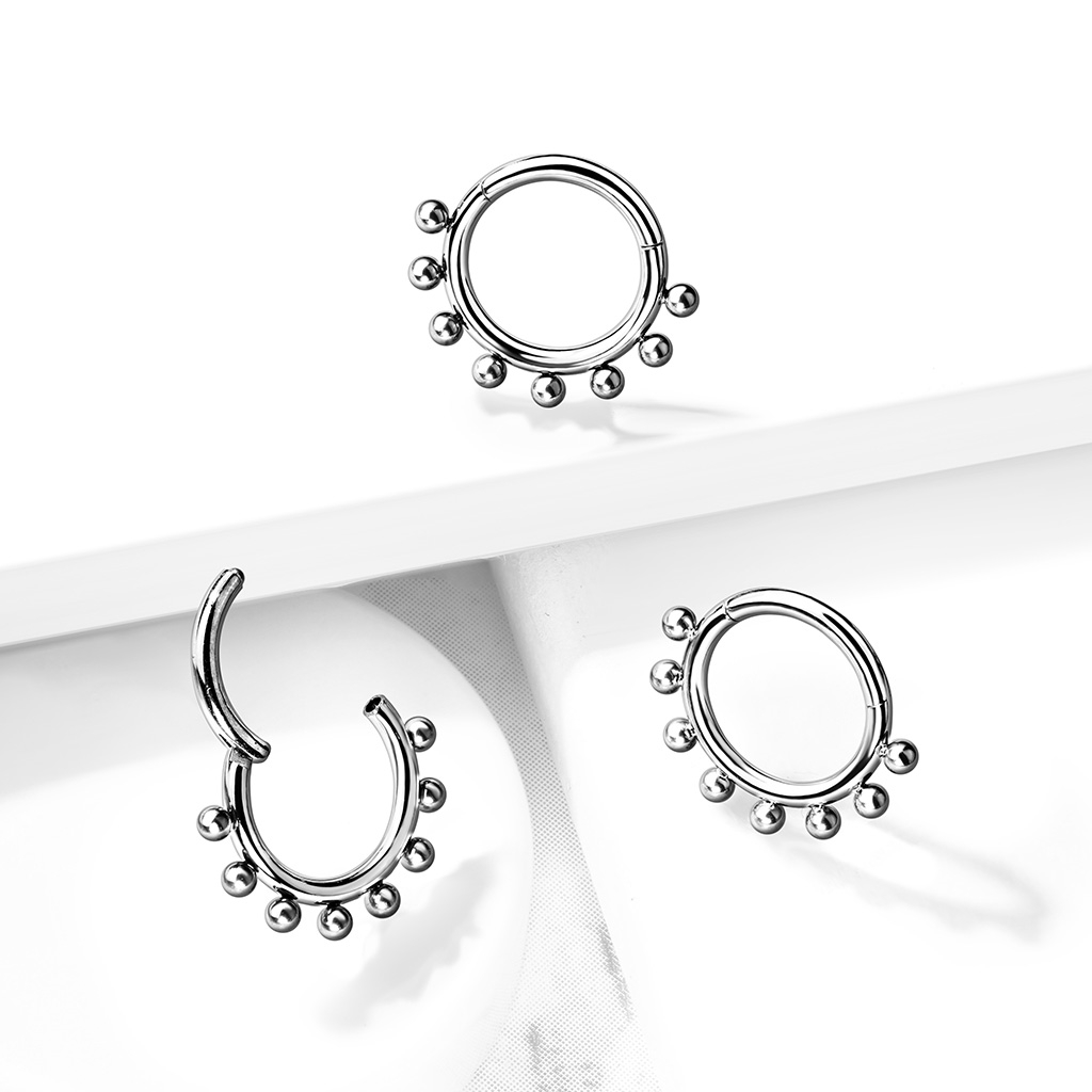 Cerchio con cerniera e perline esterne in titanio