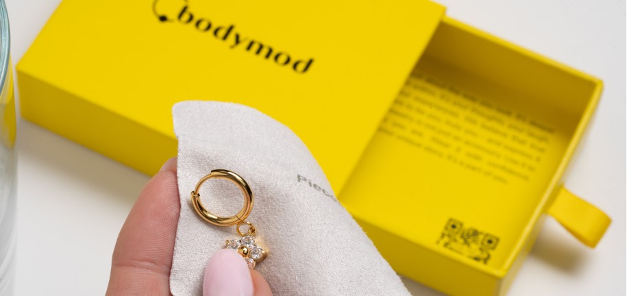 Pulire i gioielli da piercing